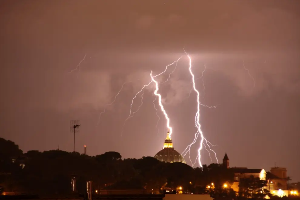 Protezione civile Lazio, violenti temporali, a tutti i comuni, preallarme (Codice Arancione)