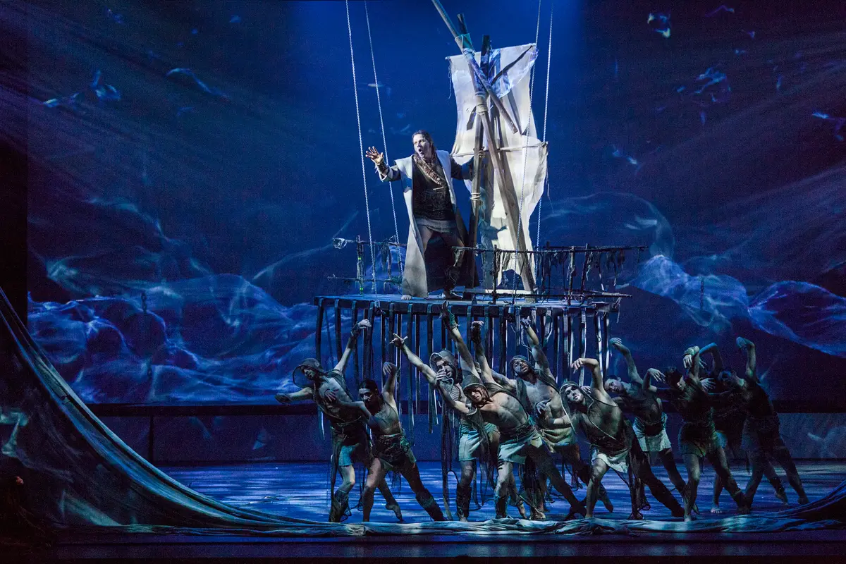 Countdown per la Divina Commedia, lunedì inizia l’allestimento poi Flashdance