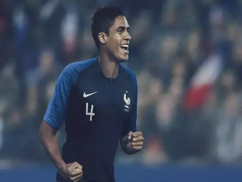 Varane sul podio del Pallone d'oro? Bufera su France football