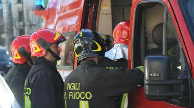 Rogo all'ospedale Cardarelli di Napoli intervento dei VVF