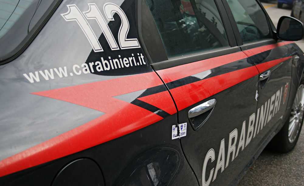Camorra: spari contro carabinieri, arrestati giovane e nonno