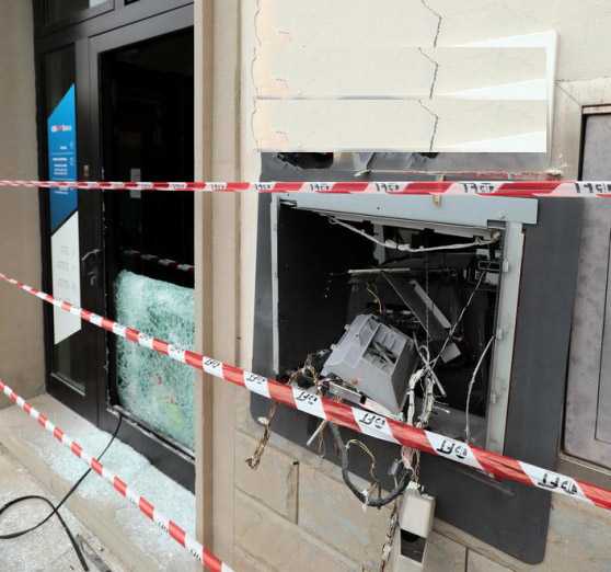 La banda del bancomat con l'esplosivo nel Chietino bottino 18 mila euro