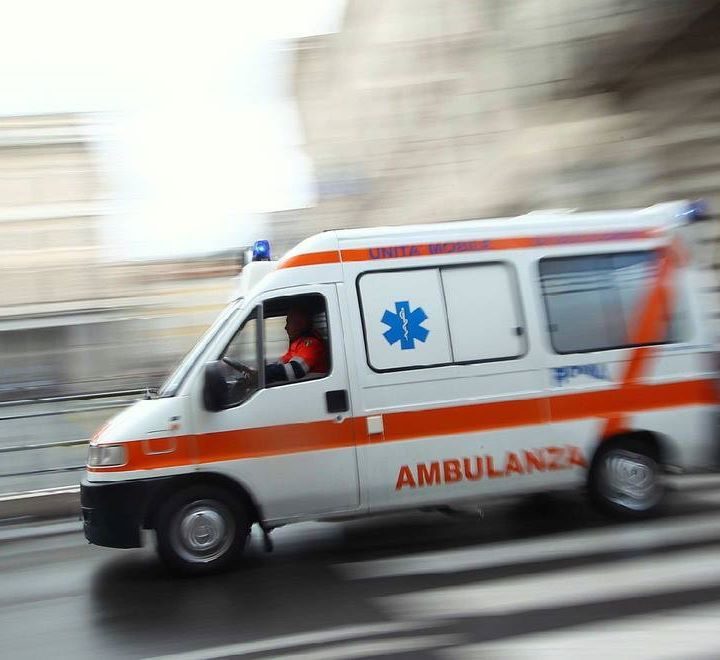 Tragedia a Roma, precipita dal sesto piano, muore ragazza 14 anni