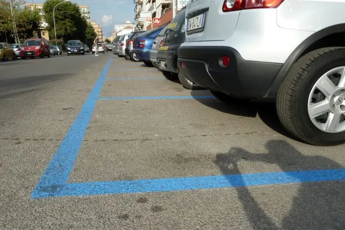 Catanzaro. TAR riggetta ricorso contro riorganizzazione delle soste a pagamento strisce blu