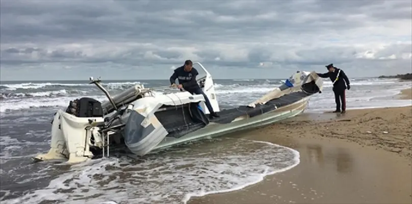 1.500 kg fra marijuana e hashish sul gommone, 2 arresti nel Brindisino