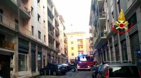 Divampata palazzina a Verona, soccorse 20 persone con le autoscale dei VVF