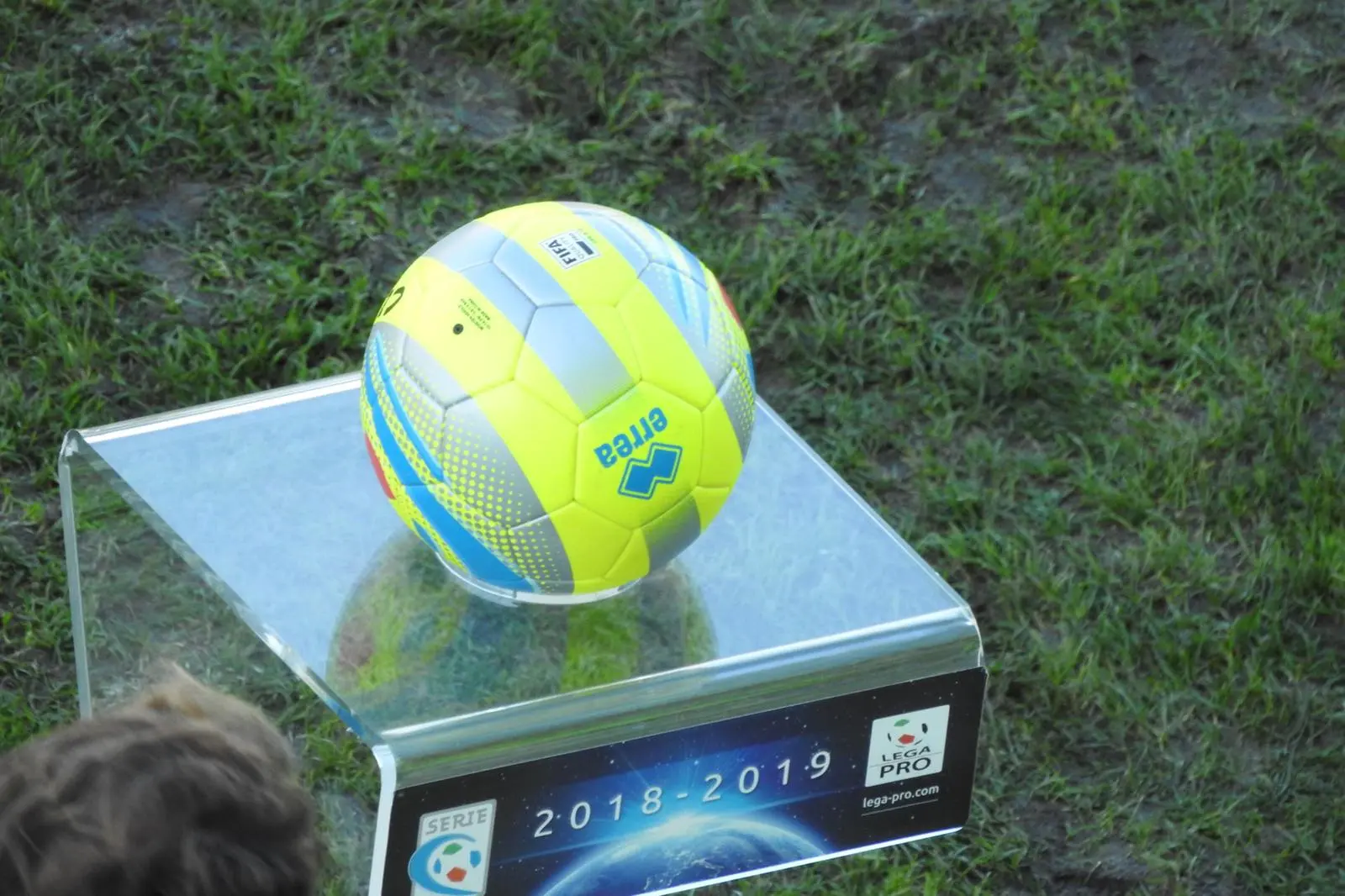 Calcio: Catanzaro-Cavese 1-1, succede tutto nella ripresa. (con highlights)