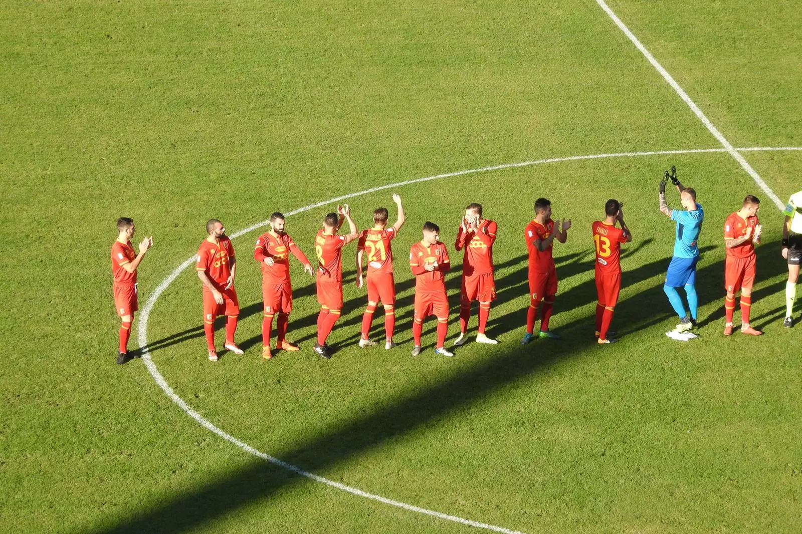 Calcio: Catanzaro-Cavese 1-1, succede tutto nella ripresa. (con highlights)