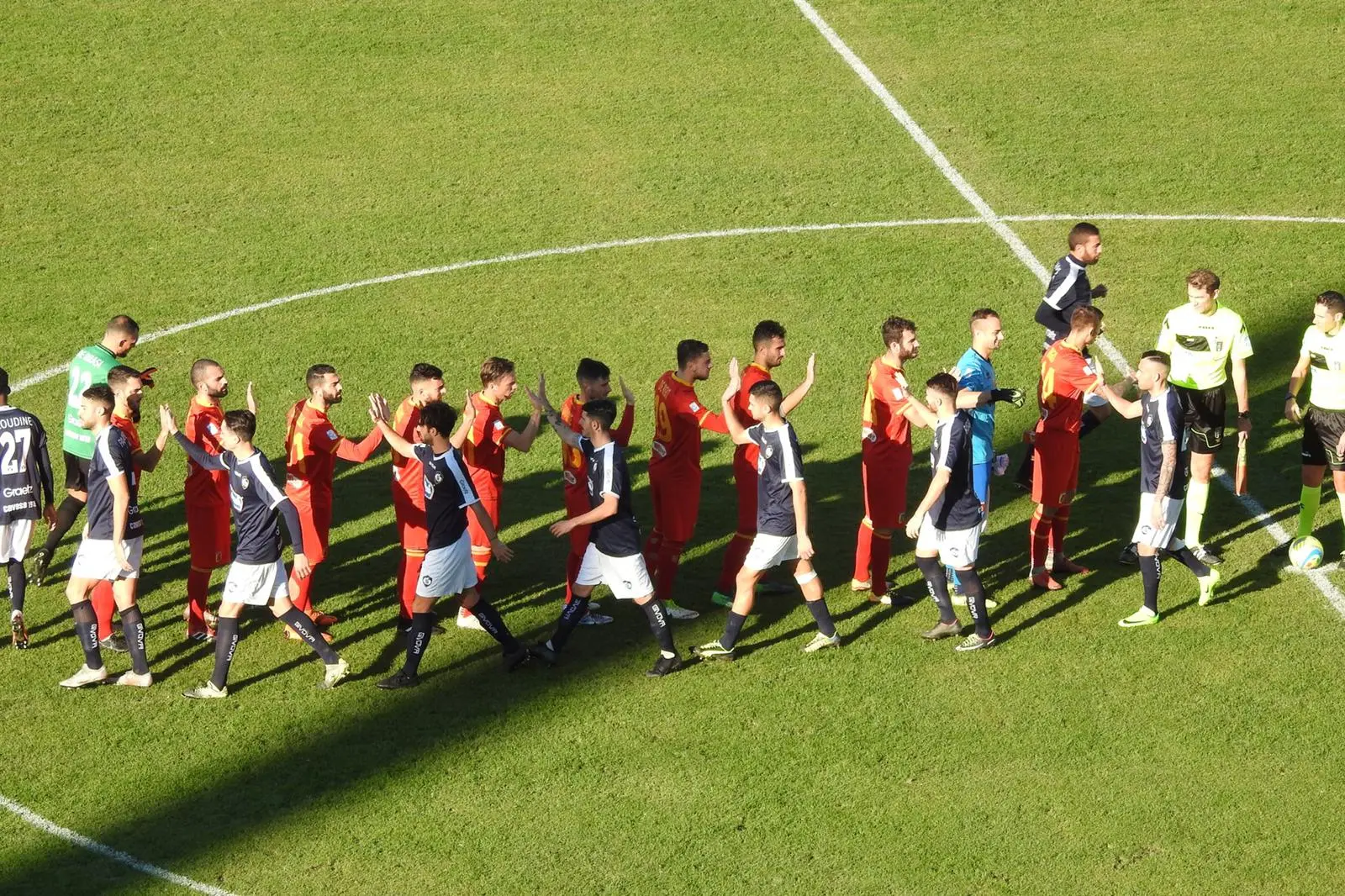 Calcio: Catanzaro-Cavese 1-1, succede tutto nella ripresa. (con highlights)