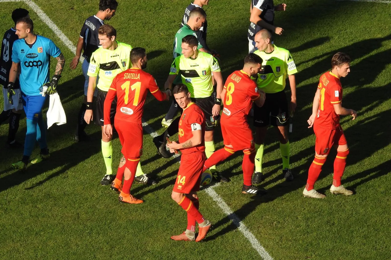 Calcio: Catanzaro-Cavese 1-1, succede tutto nella ripresa. (con highlights)