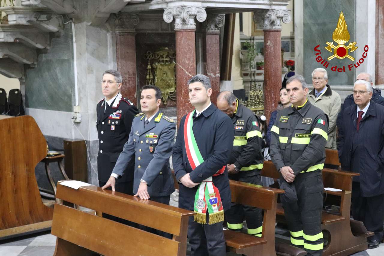 Crotone. Celebrazione Santa Barbara, cerimonia religiosa officiata da Mons. Domenico Graziani