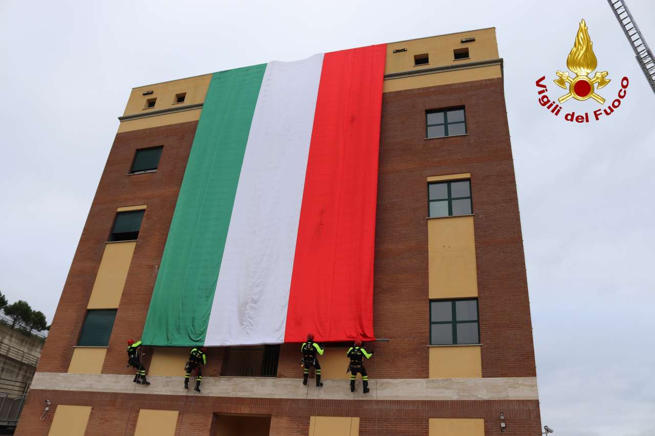 Crotone. Celebrazione Santa Barbara, cerimonia religiosa officiata da Mons. Domenico Graziani