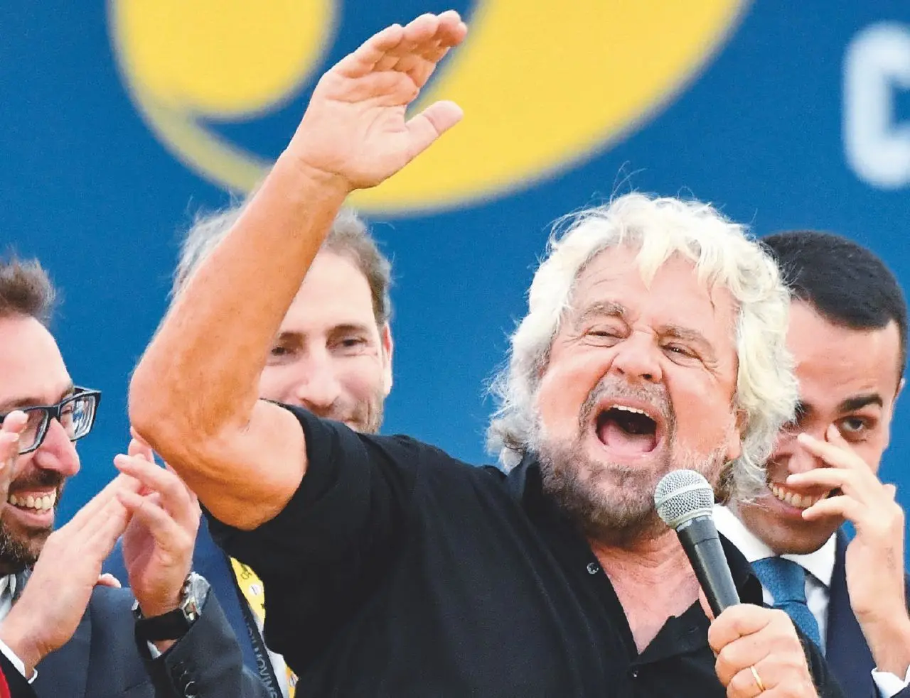 M5s: Grillo, noi e i Gilet gialli vogliamo le stesse cose