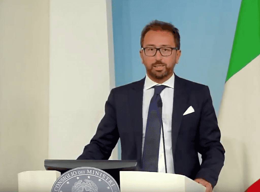 Anticorruzione: Bonafede, su prescrizione "non decidono giudici e legali", decide il Parlamento