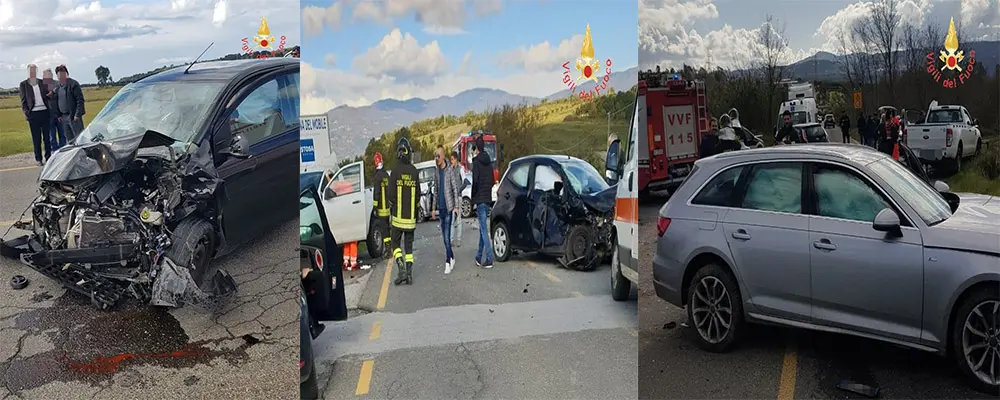 Incidente stradale, vicino CC Due Mari sulla SP89 i VVF estraggono due ragazze dalle lamiere