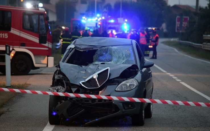 Incidente stradale: tragedia, auto contromano, 6 morti a Sondrio. intervento dei VVF