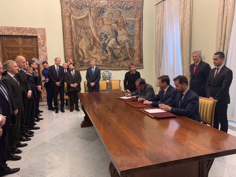 Firmati gli accordi per il progetto Artic LNG