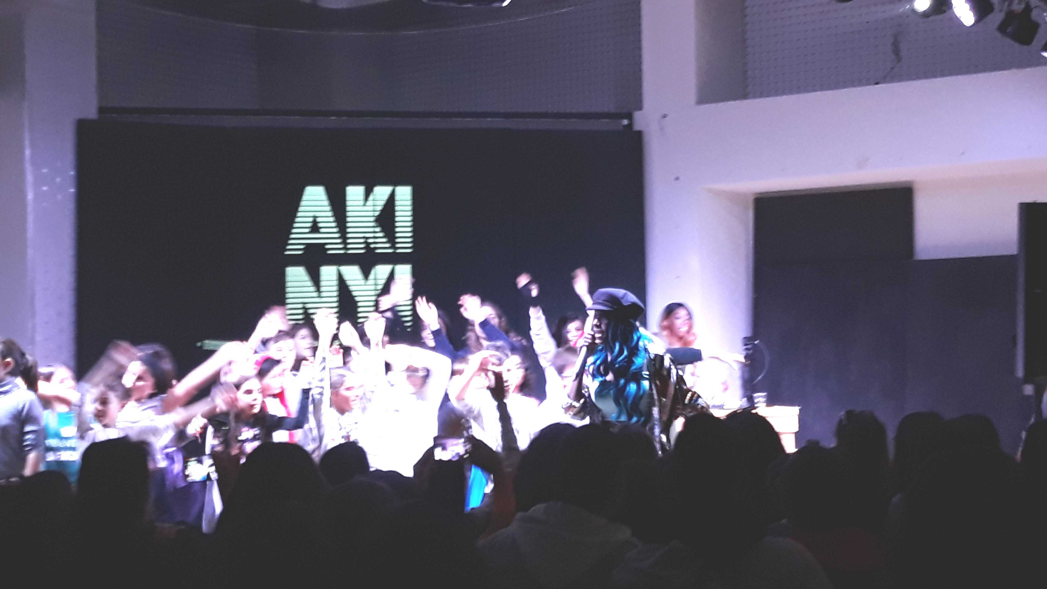 La rapper afrotedesca Leila Akinyi fa tappa  nelle scuole lametine  durante il tour internazionale