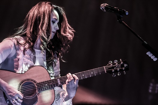 Carmen Consoli e Fabri Fibra per il concerto di Capodanno in piazza a Cosenza
