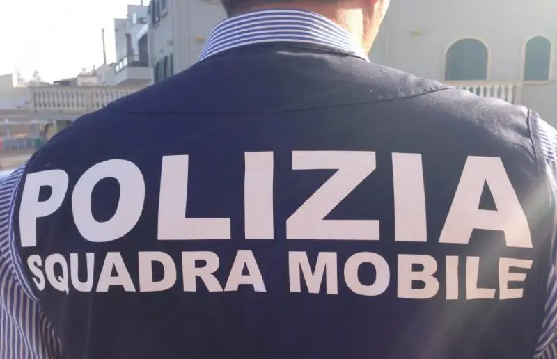 Cosenza, aggredisce e picchia la compagna: arrestato 30enne