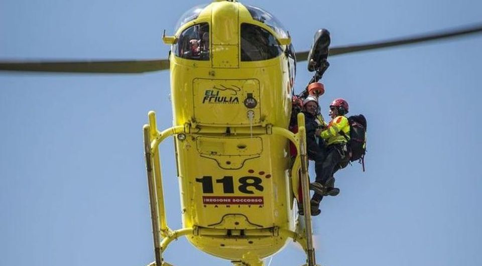 Montagna: chiama il Soccorso Alpino ma poi rifiuta l'elicottero