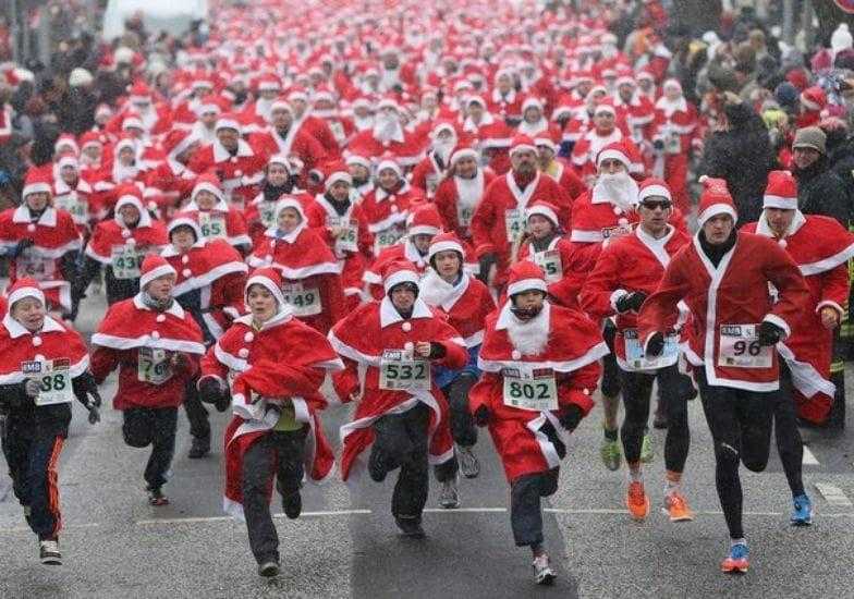 Catanzaro. Sarà tre volte Natale: II edizione Oggi la Babbo Running!