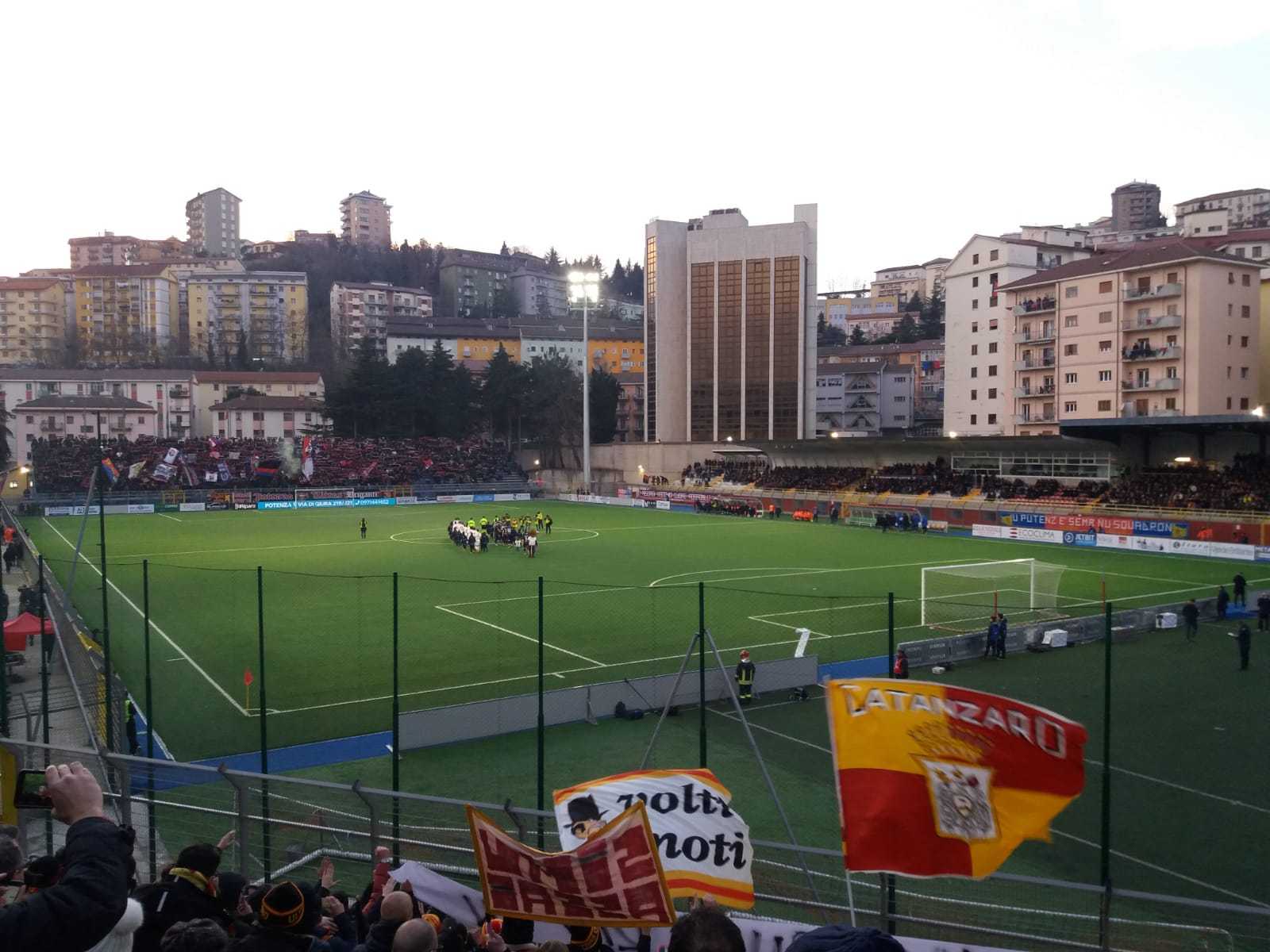 Calcio. Serie C: Potenza-Catanzaro 1-5 goleada giallorossa di fine anno (Highlights)