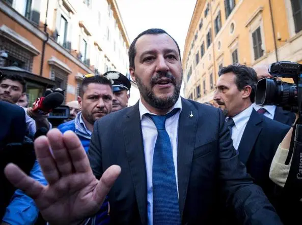 Governo: Salvini, ora legittima difesa e autonomia regionale