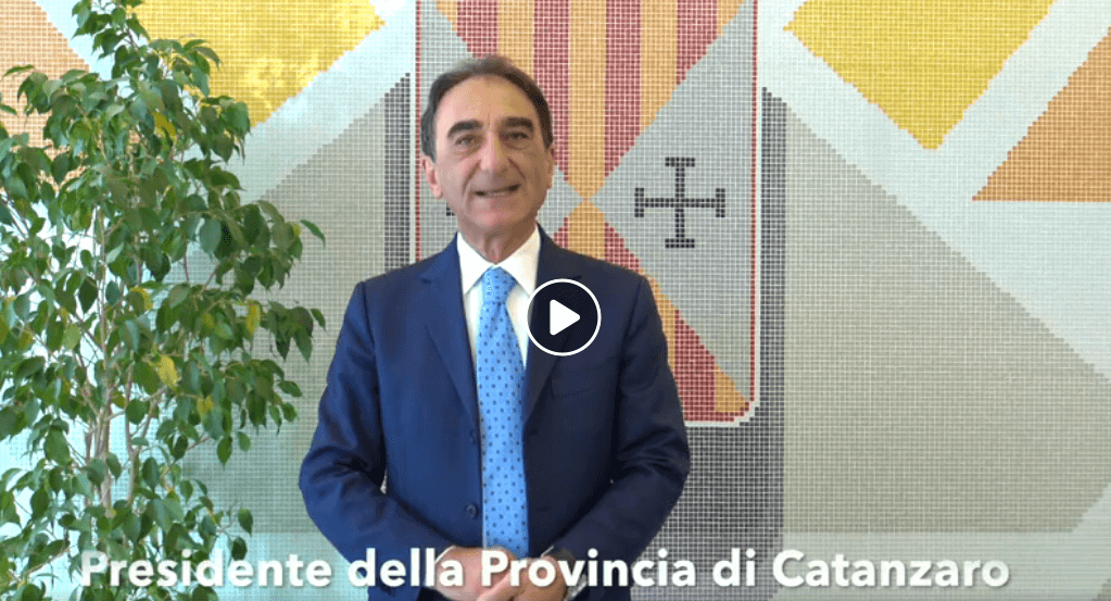 Video augurio di buon anno del presidente della provincia di Catanzaro Sergio Abramo
