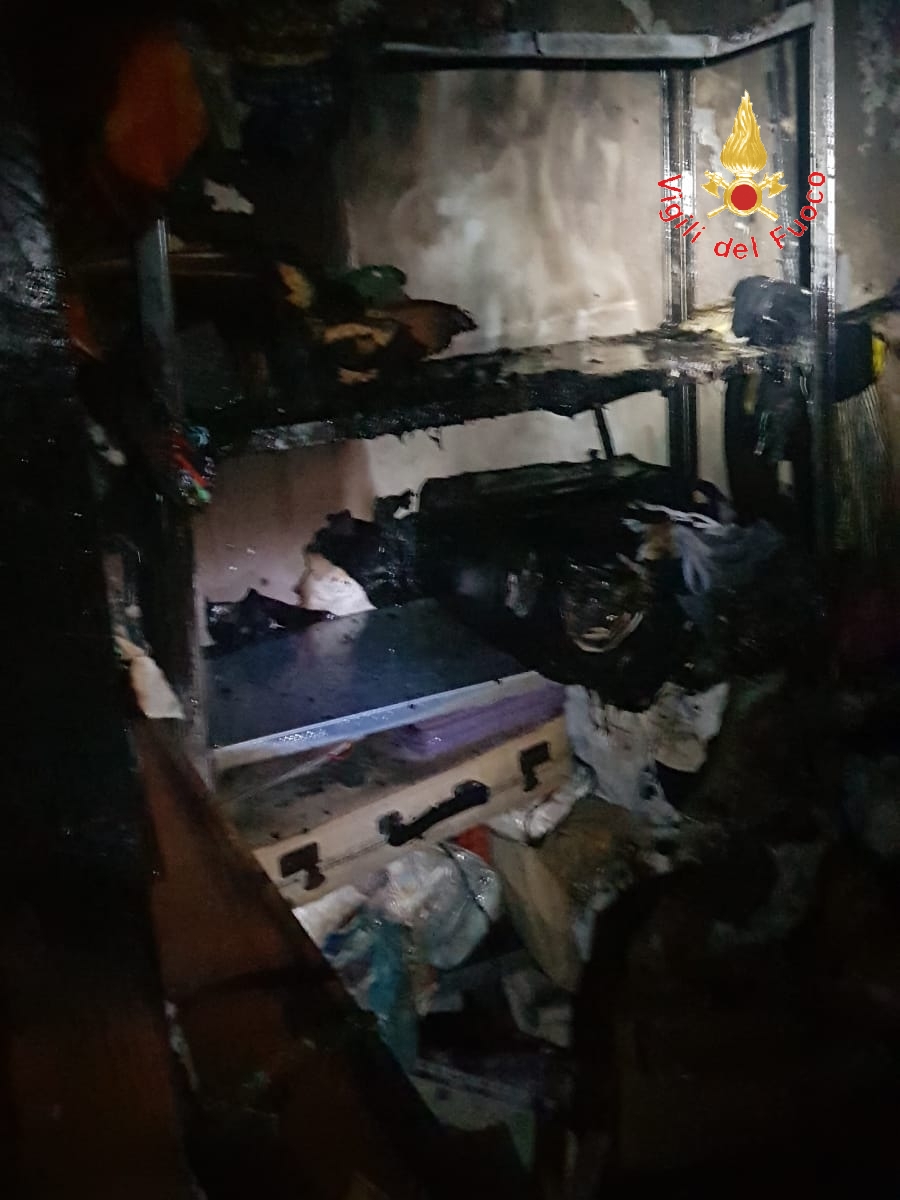 Incendio divampato in appartamento nel catanzarese i VVF evitano il peggio