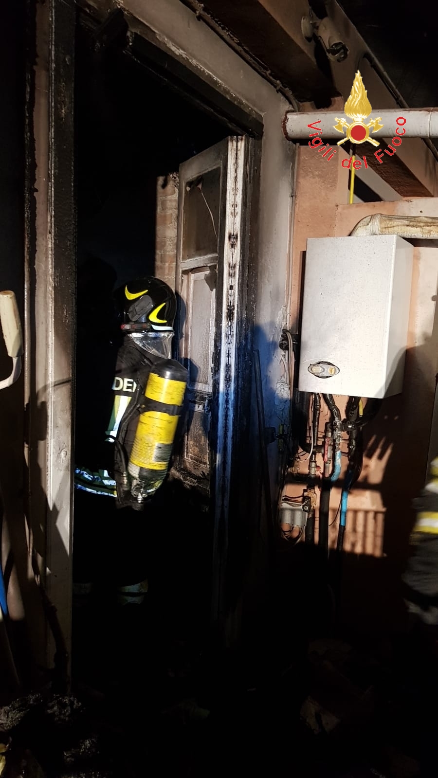 Incendio divampato in appartamento nel catanzarese i VVF evitano il peggio
