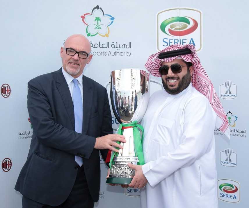Supercoppa Italiana in Arabia Saudita, donne ammesse solo se accompagnate: scoppia polemica
