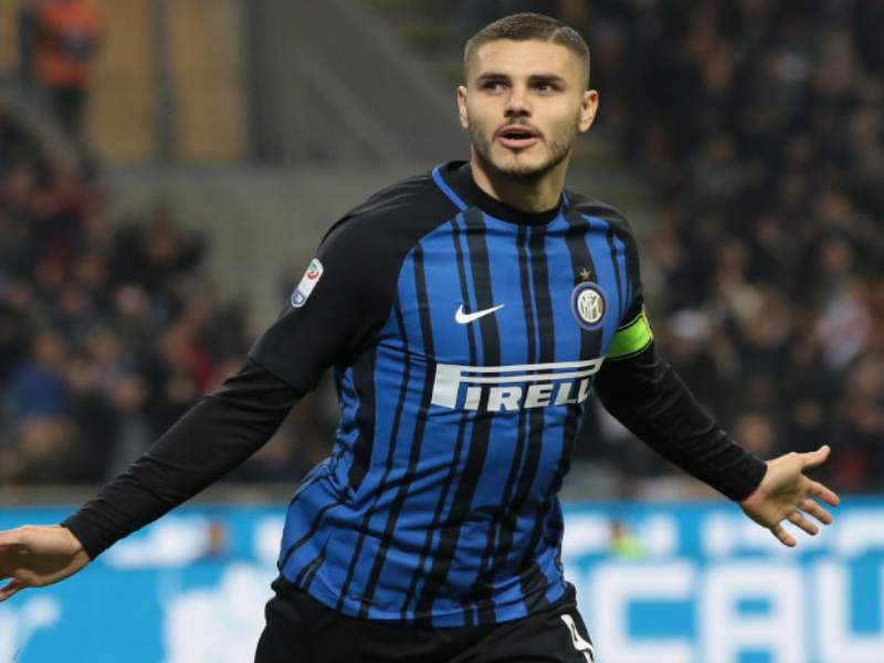 Wanda Nara doma il toro. Lady Icardi fa impazzire il web