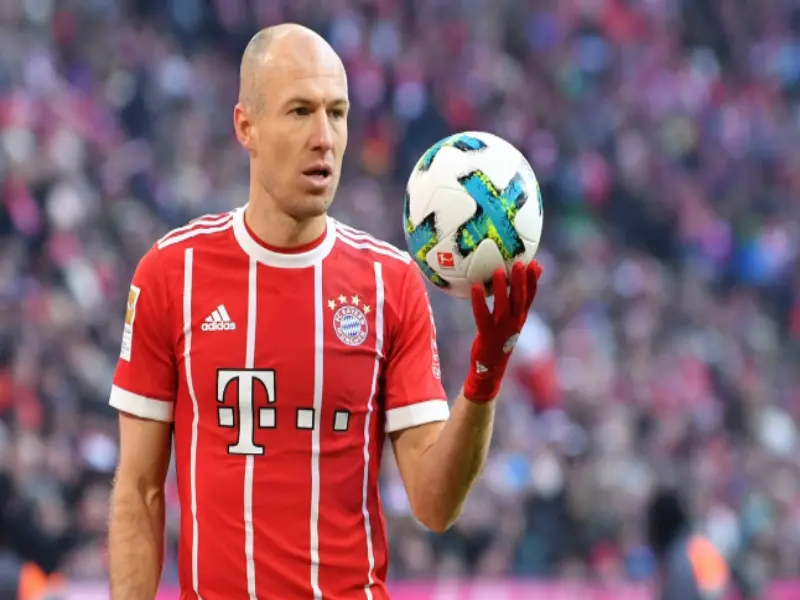 Inter, idea Robben, ma Suning pensa a De Paul