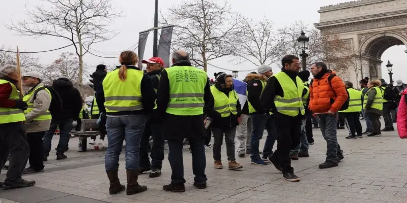 Di Maio e Salvini sostengono il supporto per i gilet gialli francesi