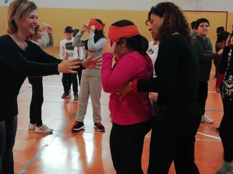 CIP Sardegna: di nuovo Agitamus nelle scuole di Porto Torres con danzatrici, cestisti e nuotatori