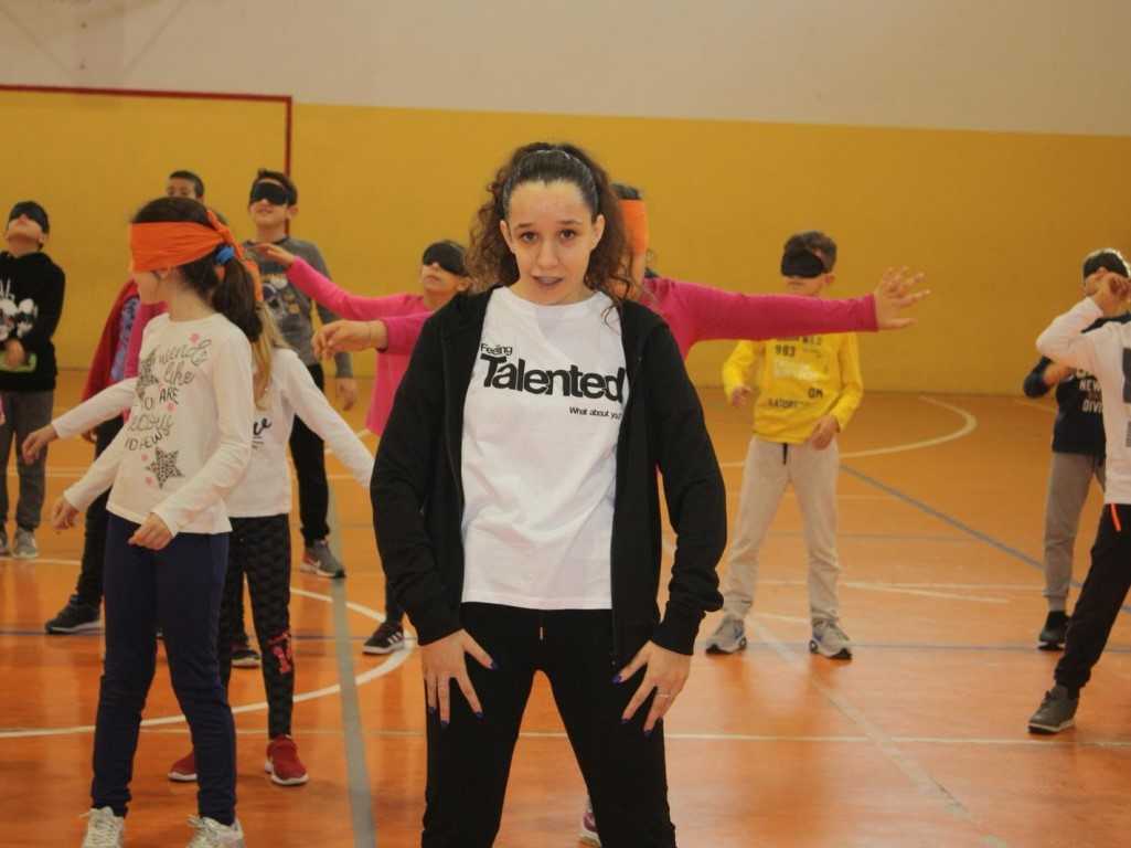CIP Sardegna: di nuovo Agitamus nelle scuole di Porto Torres con danzatrici, cestisti e nuotatori