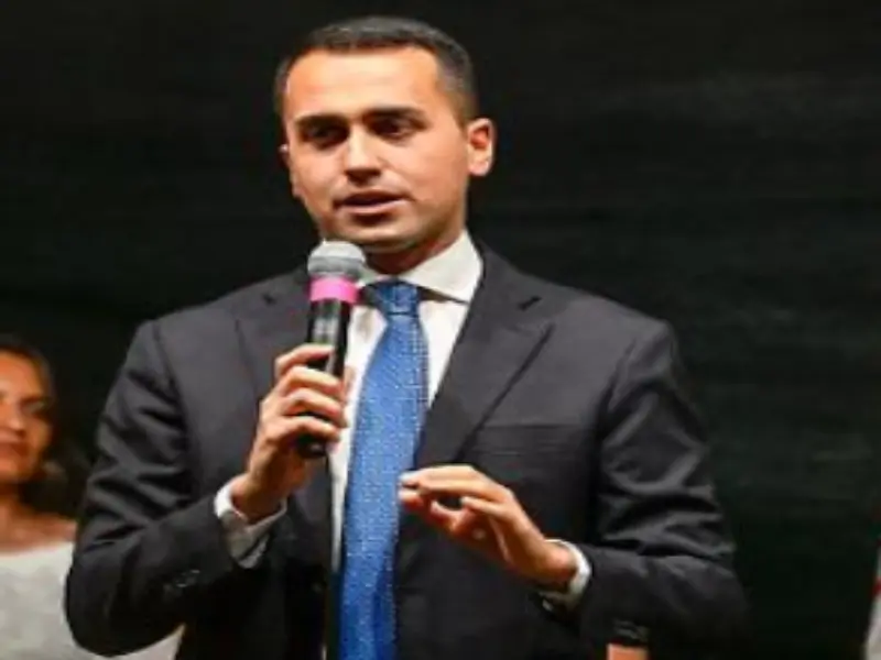 Di Maio su Facebook: "Abbiamo tutelato i risparmiatori di Carige"