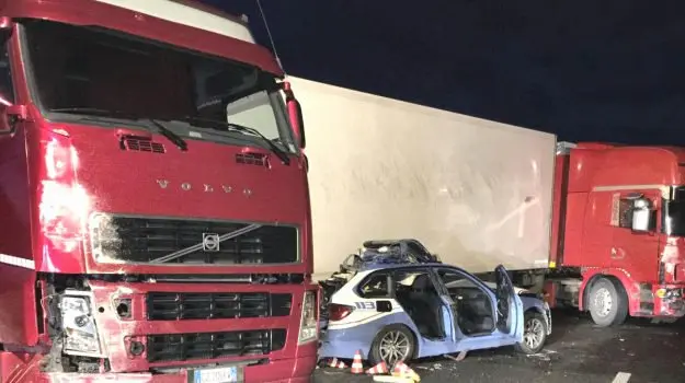 Incidenti stradali: 3 morti sulla Messina-Catania, anche un agente