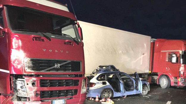 Incidenti stradali: 3 morti sulla Messina-Catania, anche un agente