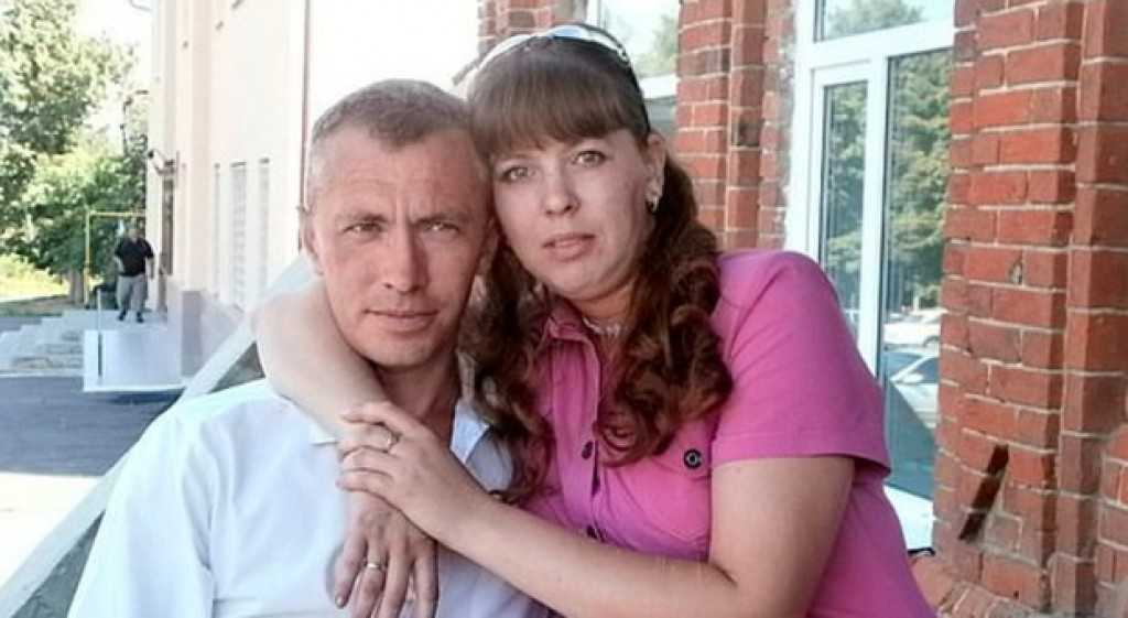 Russia, marito critica la cena e lei lo uccide con 35 coltellate davanti alla figlia di 4 anni