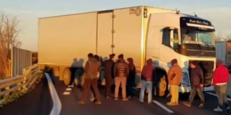 Assalto a Tir carico di sigarette nel Brindisino