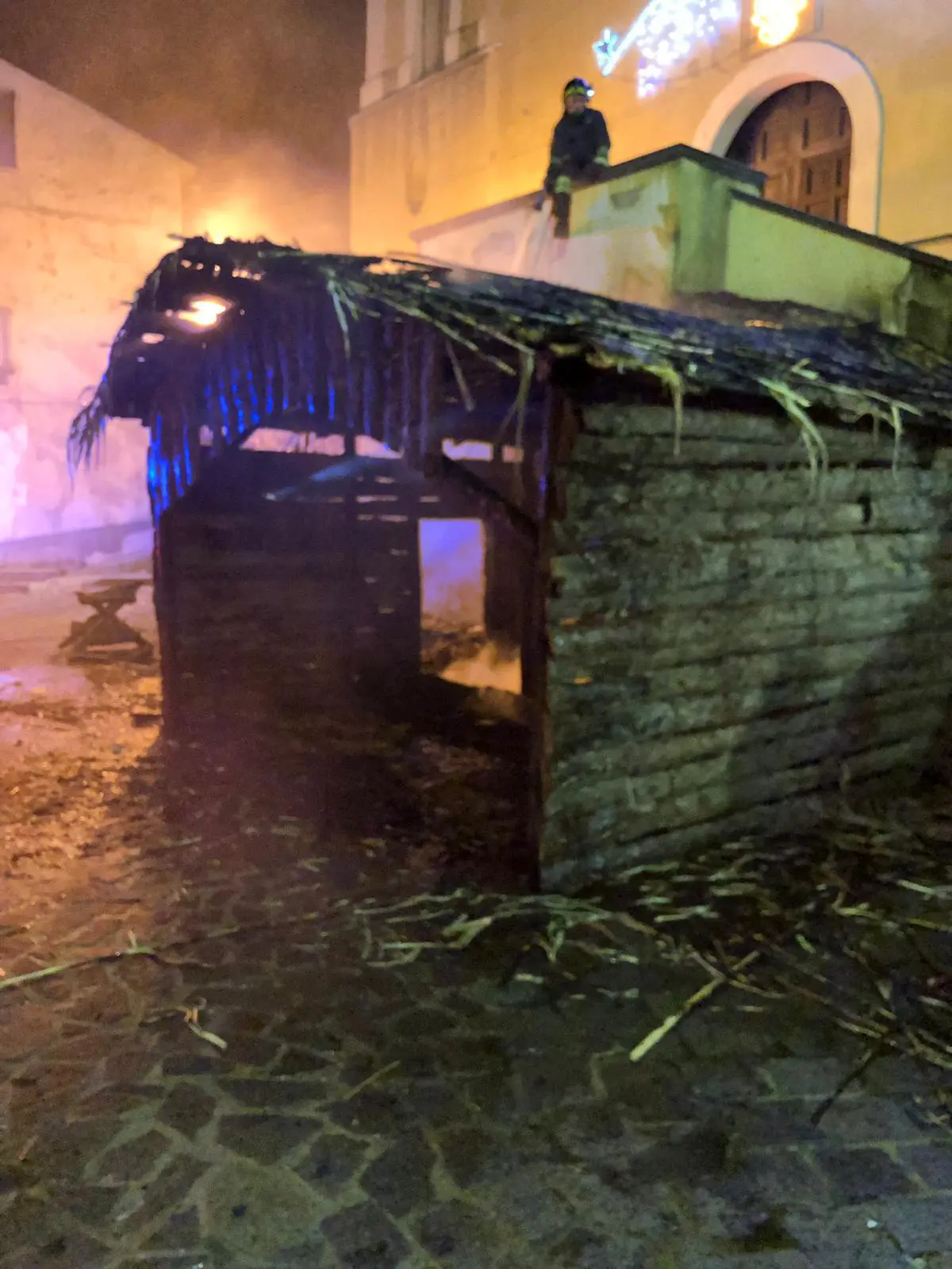 Incendiato capanna presepe vivente a Simeri Crichi, indagini