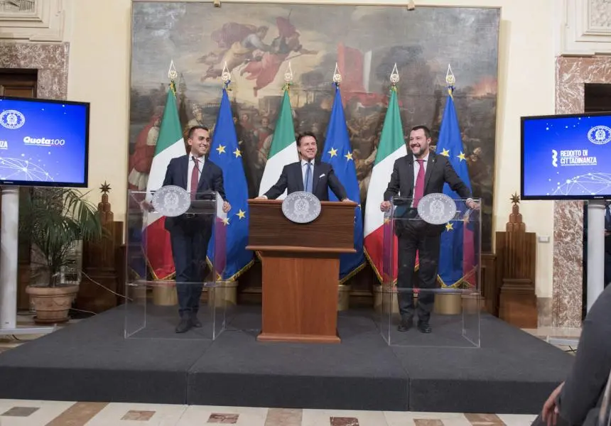 Via libera al decreto, reddito cittadinanza e 'quota 100, ecco tutte le regole "Video"
