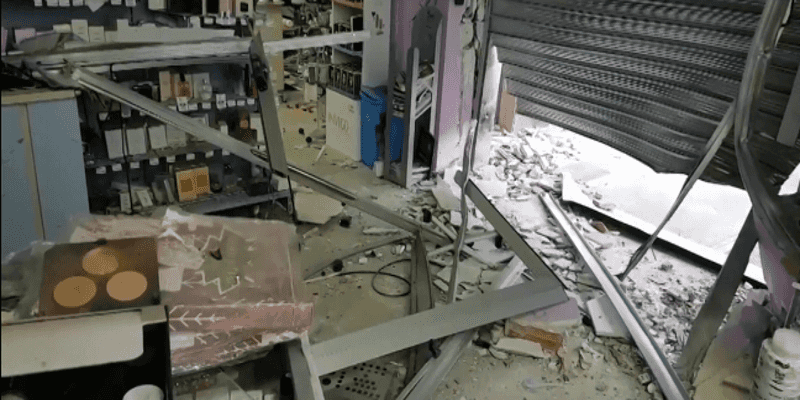 Bomba devasta negozio a Foggia