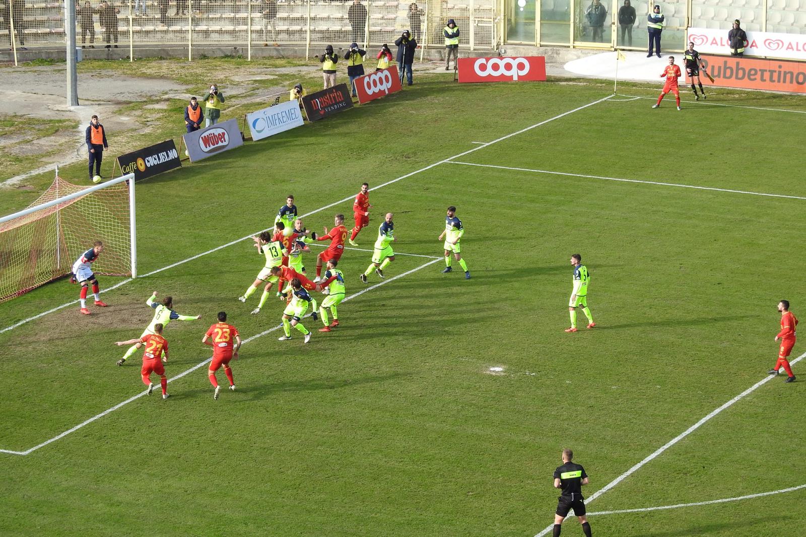 Calcio: Catanzaro Casertana 3-2. Reti e spettacolo al 'Ceravolo' (highlights)