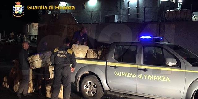 Catanzaro. Operazione antidroga della Guardia di Finanza, 25 fermi