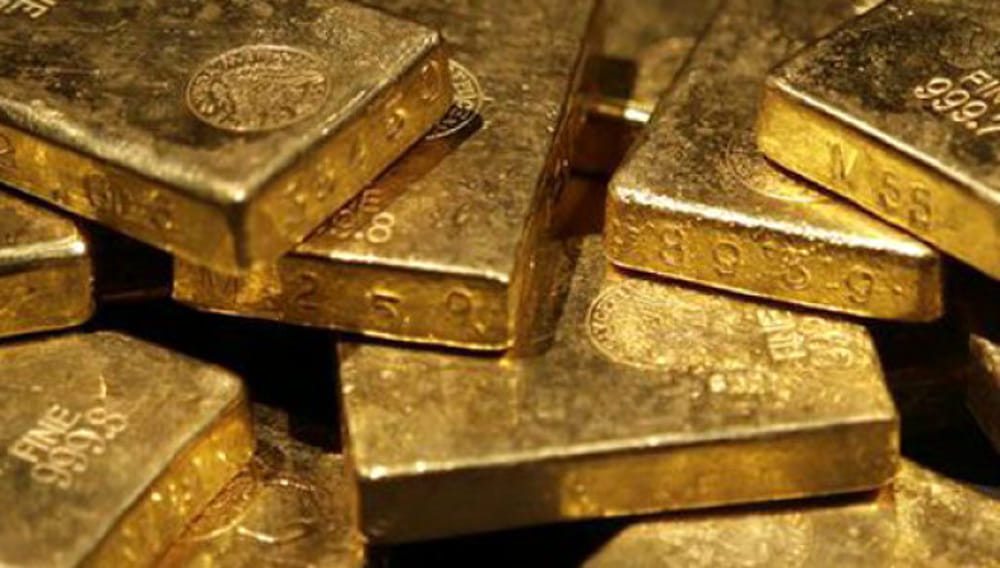 Scoperti in box un milione in lingotti d'oro e denaro, un arresto