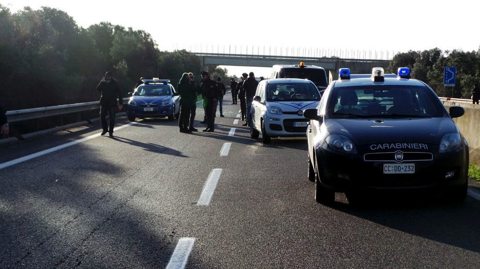 Lanciava chiodi sulle strade, 66enne denunciato nel Cosentino