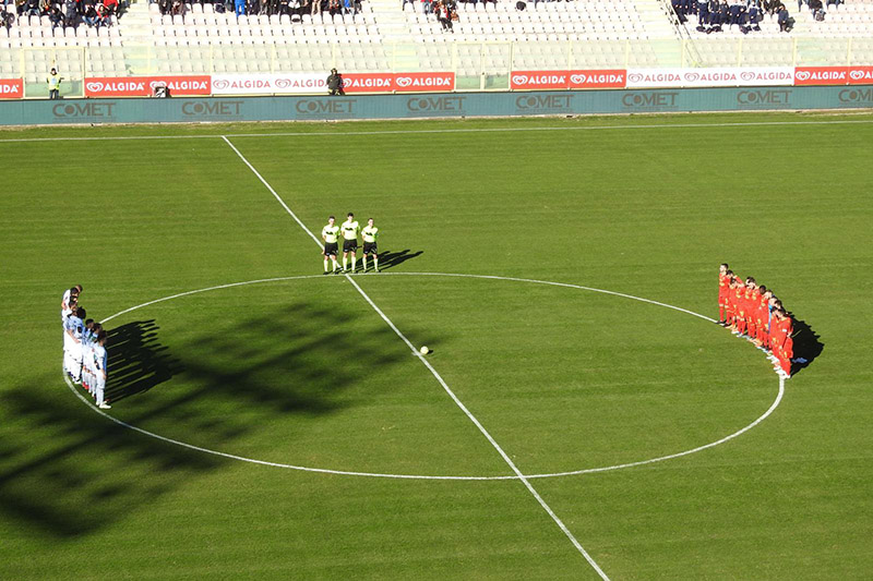 Calcio. Catanzaro-Paganese 4-1 e ora testa alla gara in casa della Juve Stabia (con highlights)